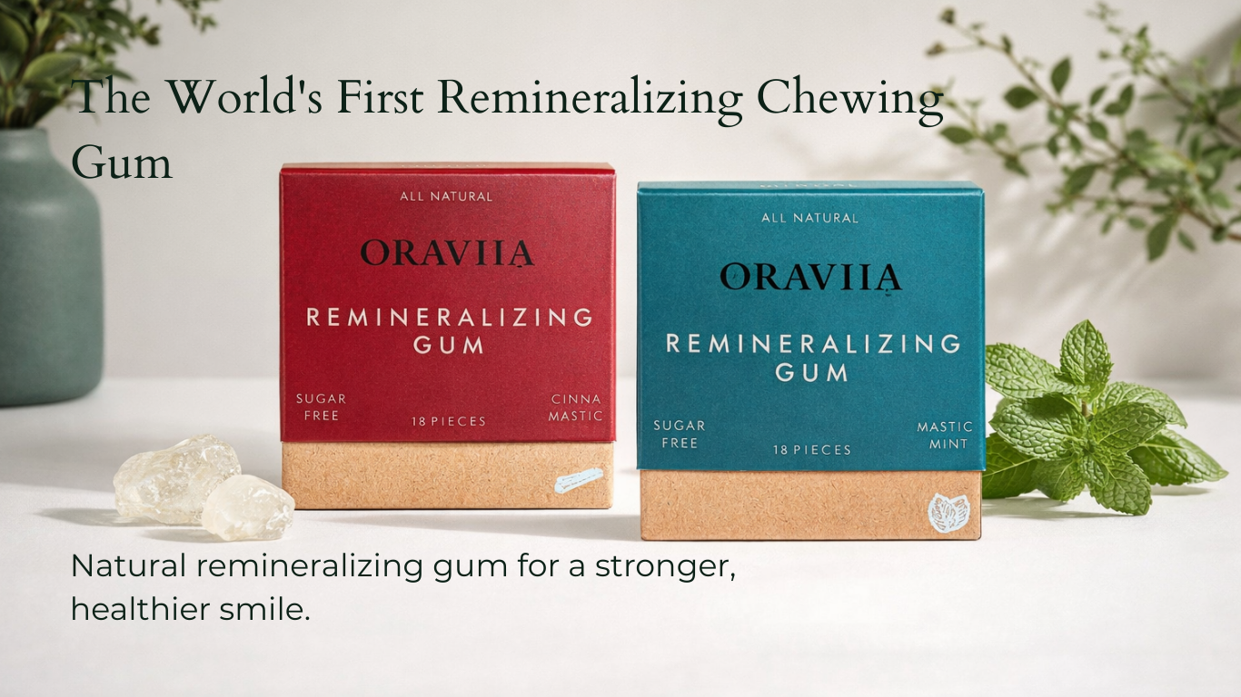 Oraviia all-natural remineralizing chewing gum in cinnamon mastic and mastic mint flavors, displayed on a minimalist off-white background with natural ingredients.